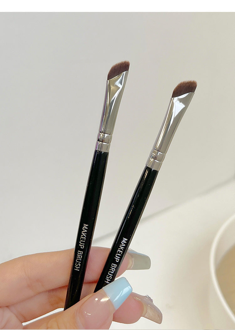 GECOMO sickle eyeliner brush oblique blade makeup brush eyelid down to lying silkworm brush eyebrow brush eye makeup brush