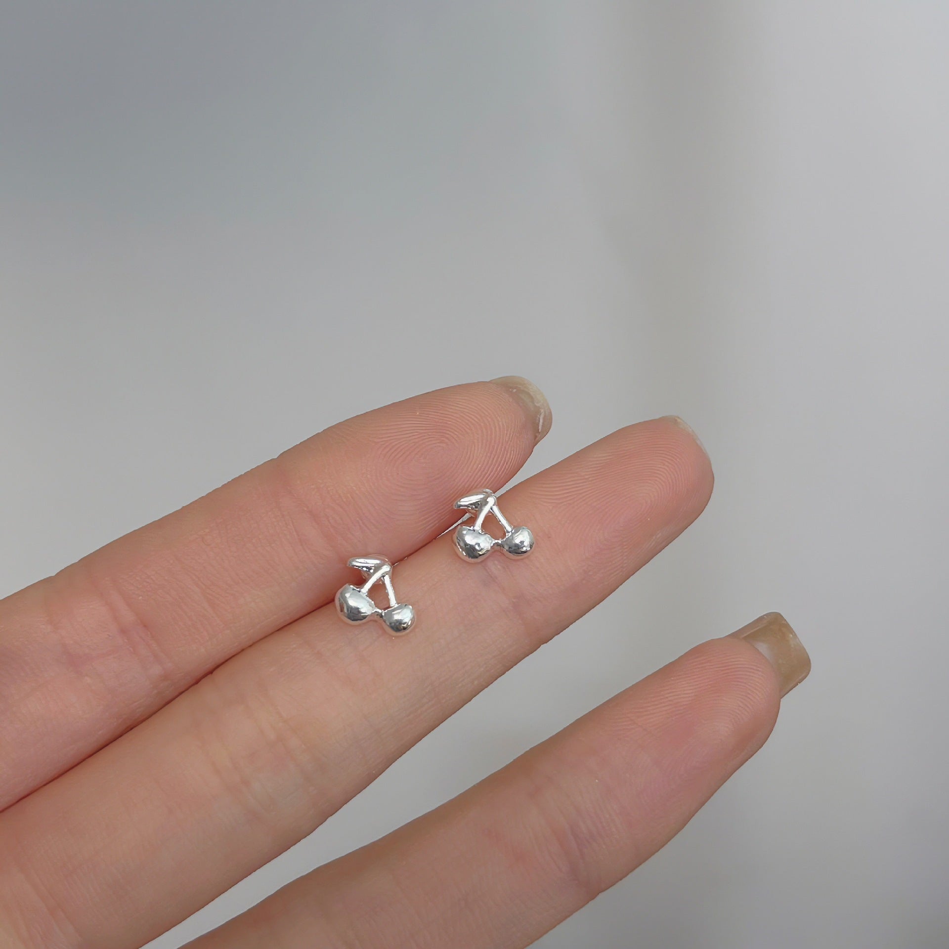2025 New Style Earrings with a Unique Design, High-End Feel, Versatile for Everyday Wear, Fashionable Earrings Wholesale, Ear Studs for Women, Ear Cartilage Studs