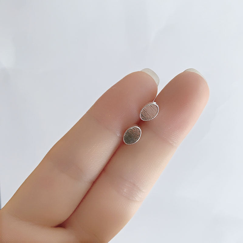 2025 New Style Earrings with a Unique Design, High-End Feel, Versatile for Everyday Wear, Fashionable Earrings Wholesale, Ear Studs for Women, Ear Cartilage Studs