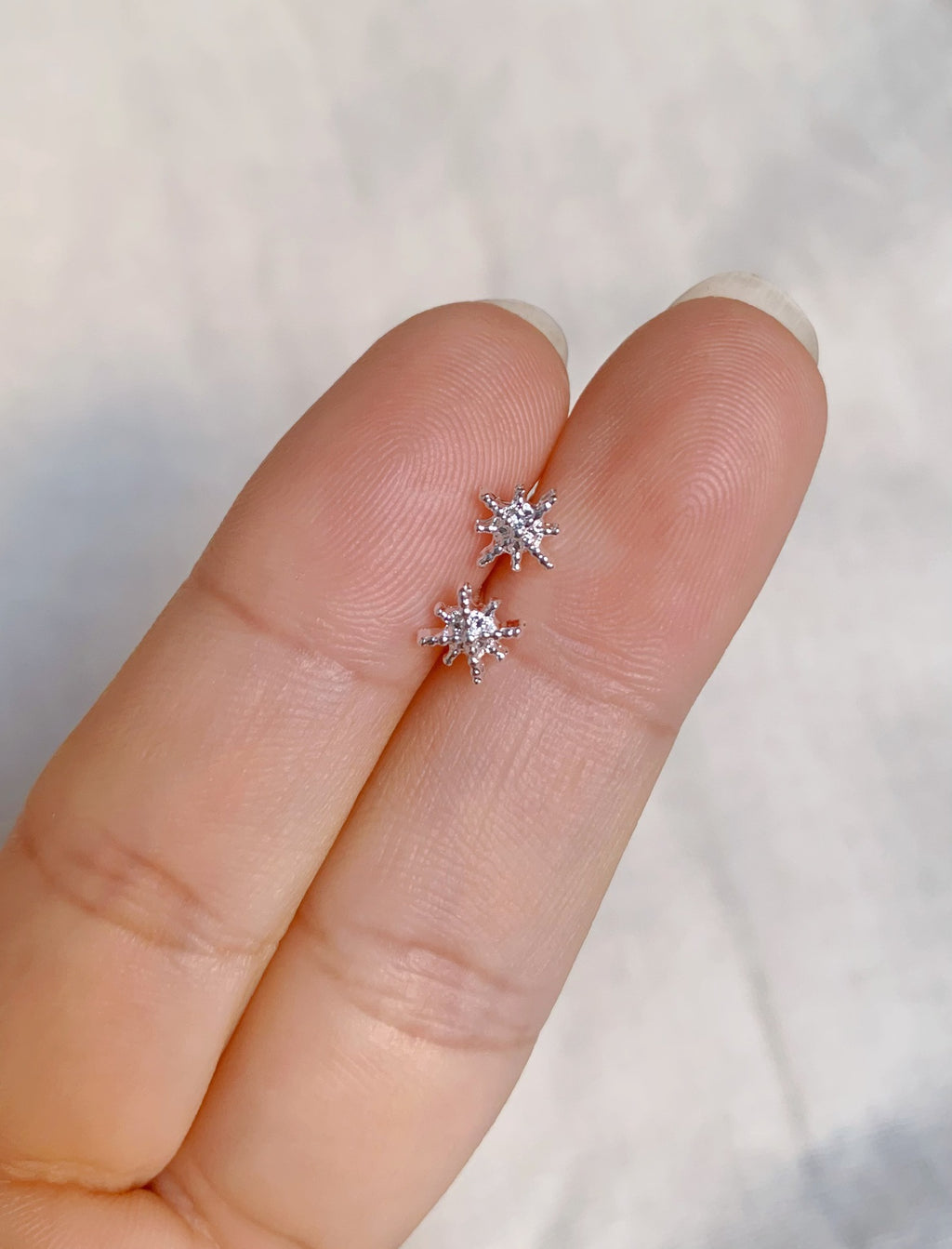 2025 New Style Earrings with a Unique Design, High-End Feel, Versatile for Everyday Wear, Fashionable Earrings Wholesale, Ear Studs for Women, Ear Cartilage Studs