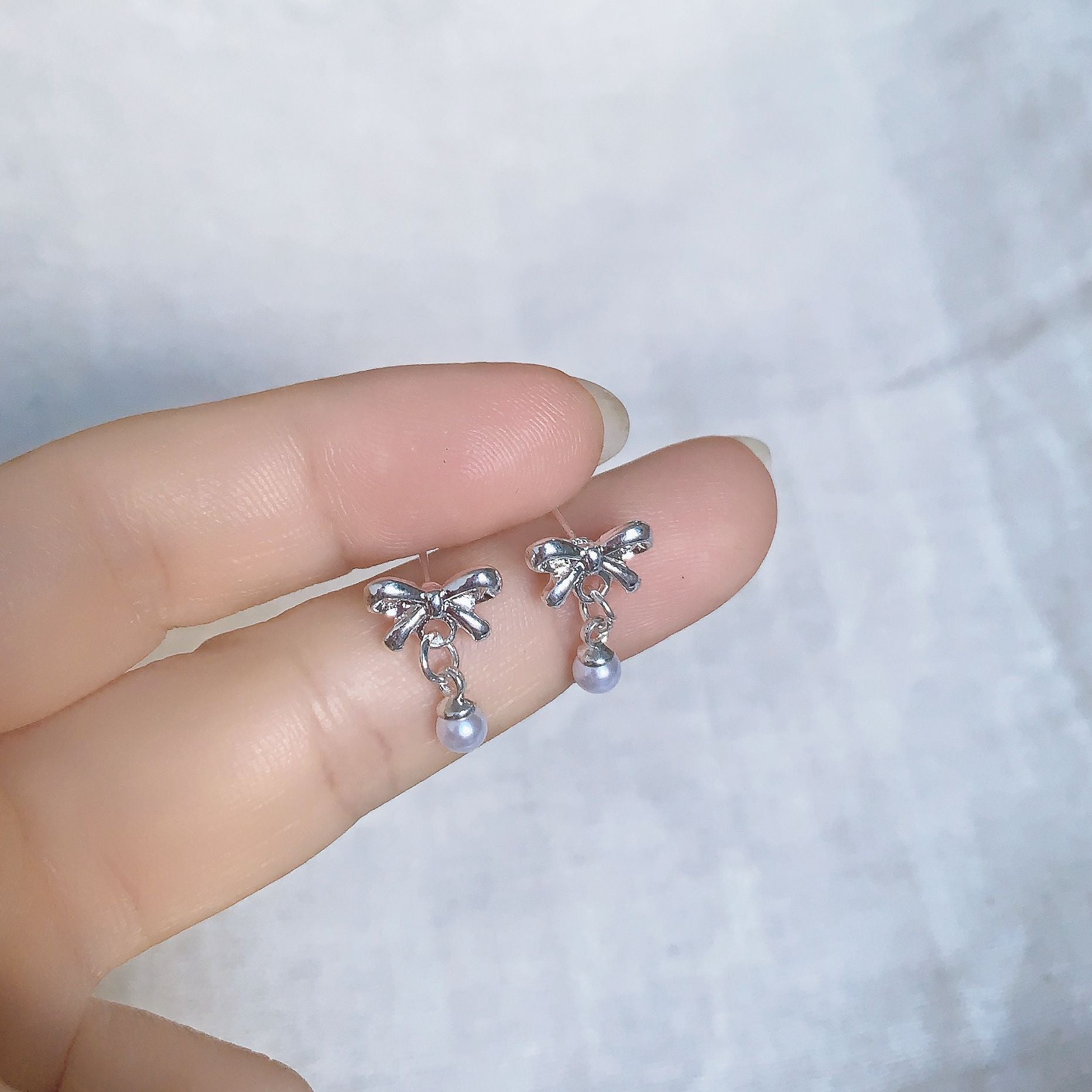 2025 New Style Earrings with a Unique Design, High-End Feel, Versatile for Everyday Wear, Fashionable Earrings Wholesale, Ear Studs for Women, Ear Cartilage Studs