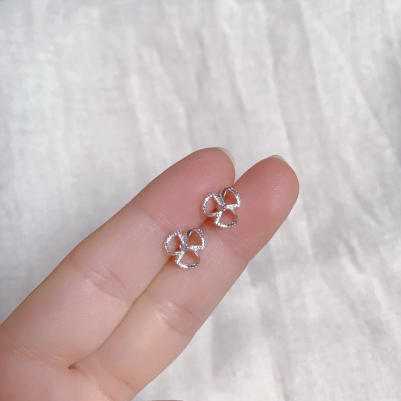 2025 New Style Earrings with a Unique Design, High-End Feel, Versatile for Everyday Wear, Fashionable Earrings Wholesale, Ear Studs for Women, Ear Cartilage Studs