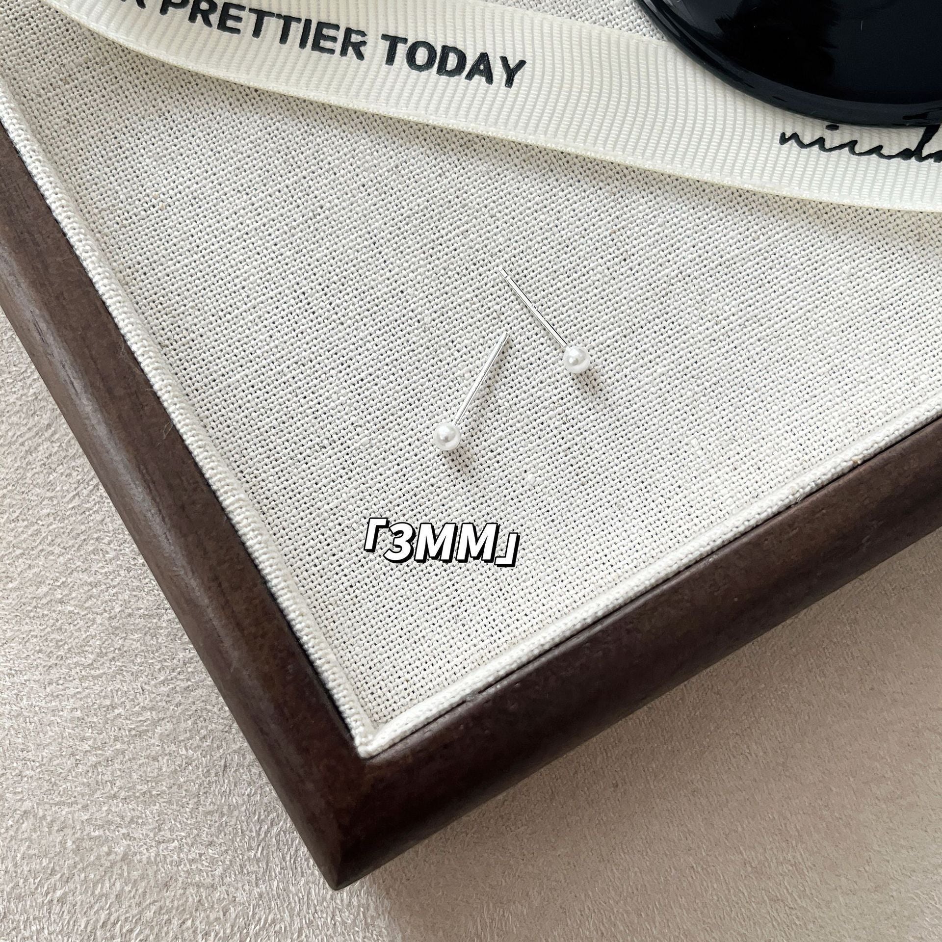 2025 New Style Earrings with a Unique Design, High-End Feel, Versatile for Everyday Wear, Fashionable Earrings Wholesale, Ear Studs for Women, Ear Cartilage Studs