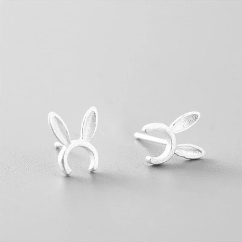 2025 New Style Earrings with a Unique Design, High-End Feel, Versatile for Everyday Wear, Fashionable Earrings Wholesale, Ear Studs for Women, Ear Cartilage Studs
