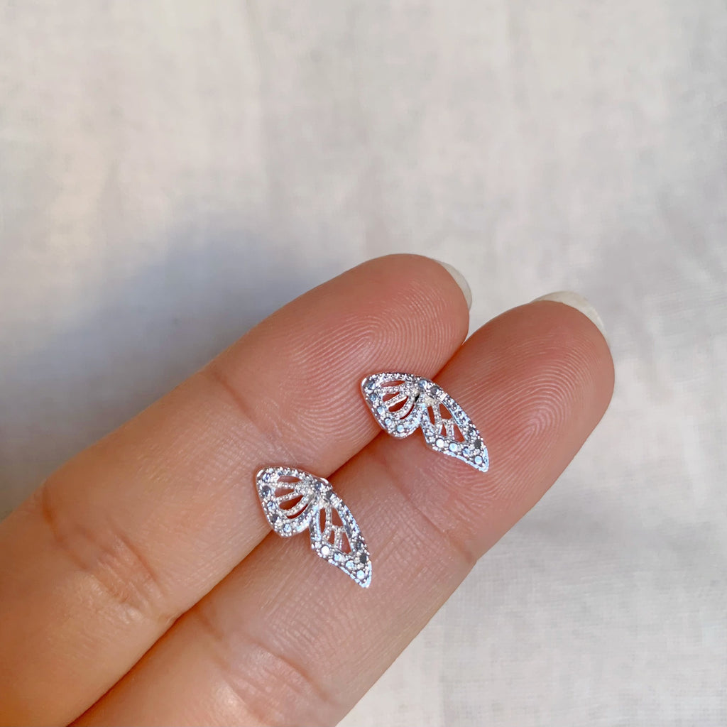 2025 New Style Earrings with a Unique Design, High-End Feel, Versatile for Everyday Wear, Fashionable Earrings Wholesale, Ear Studs for Women, Ear Cartilage Studs