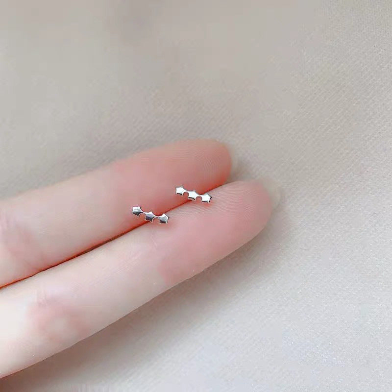 2025 New Style Earrings with a Unique Design, High-End Feel, Versatile for Everyday Wear, Fashionable Earrings Wholesale, Ear Studs for Women, Ear Cartilage Studs