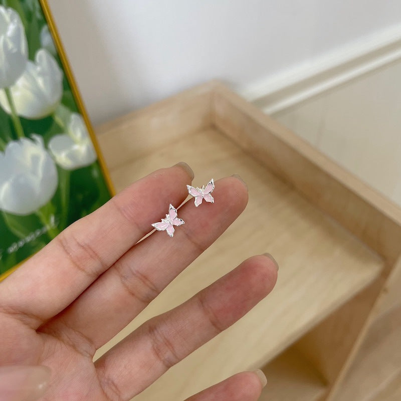 2025 New Style Earrings with a Unique Design, High-End Feel, Versatile for Everyday Wear, Fashionable Earrings Wholesale, Ear Studs for Women, Ear Cartilage Studs