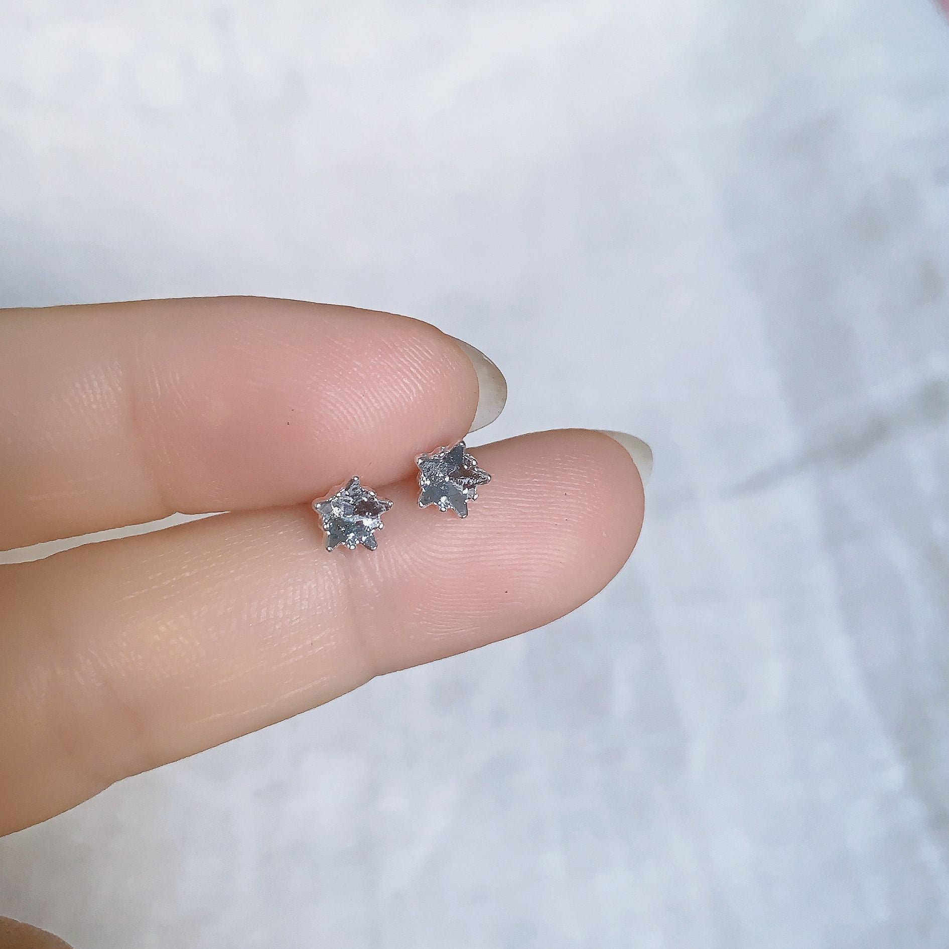 2025 New Style Earrings with a Unique Design, High-End Feel, Versatile for Everyday Wear, Fashionable Earrings Wholesale, Ear Studs for Women, Ear Cartilage Studs